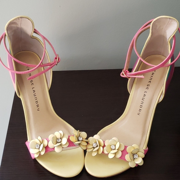 chinese laundry flower heeled sandal